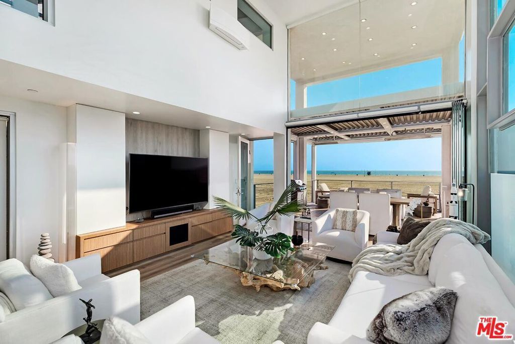 1255 Palisades Beach Road, Santa Monica