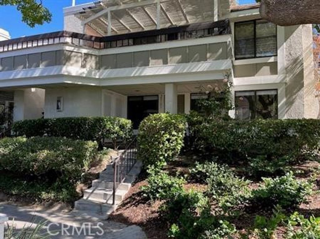 22183 Cedar Pointe # 8c, Lake Forest