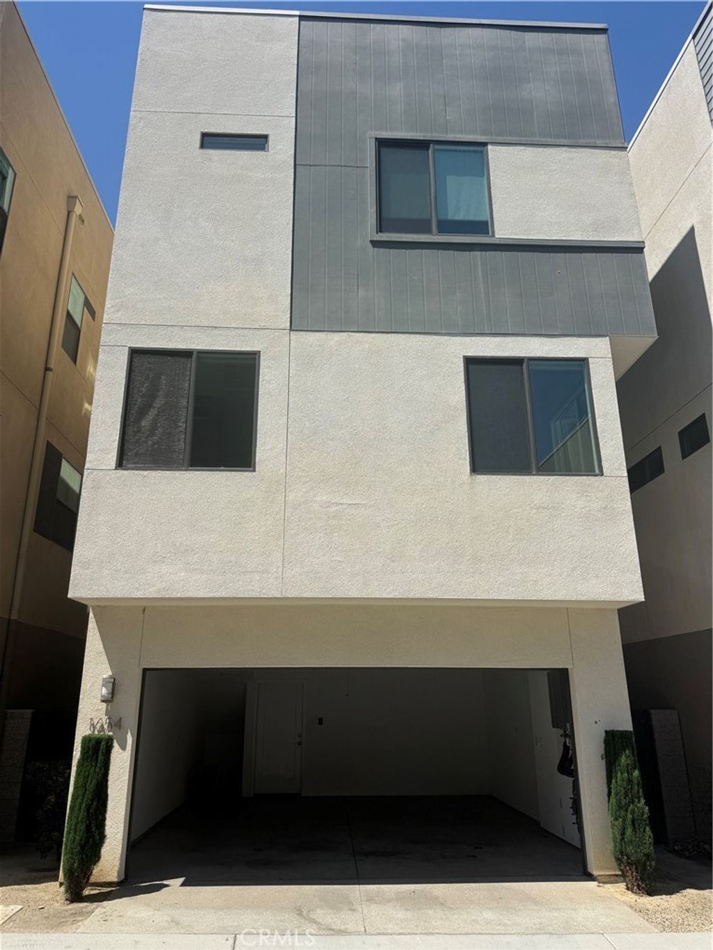 1654 Pomona, Costa Mesa