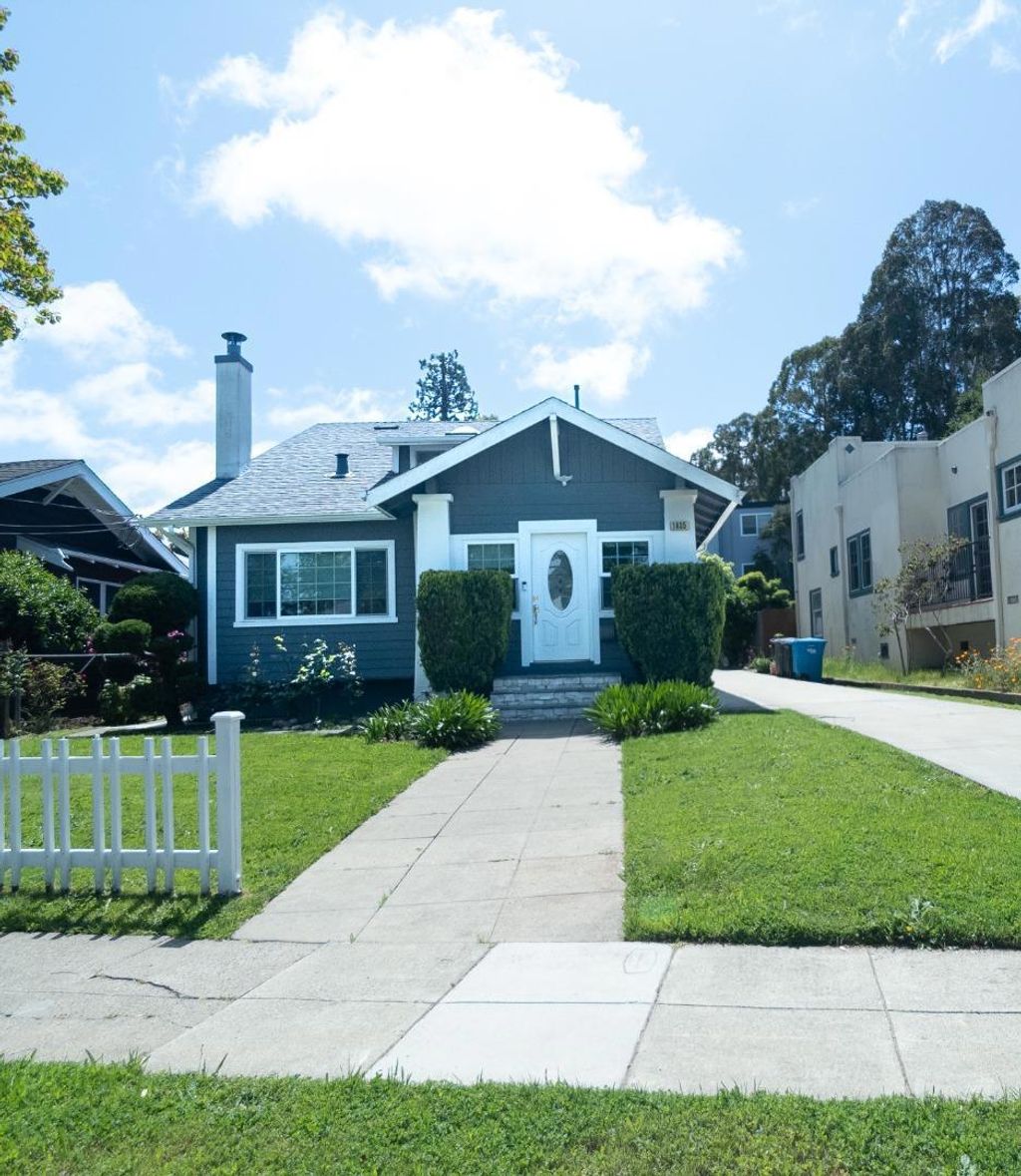 1435 Edgehill Drive, Burlingame