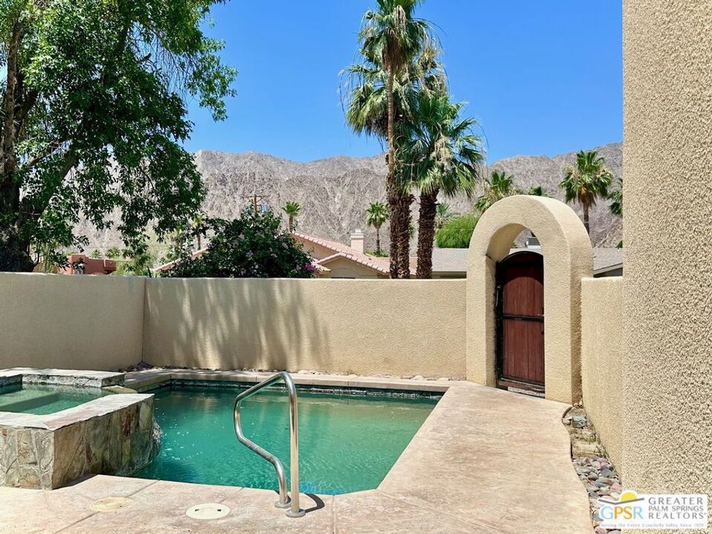 51220 Avenida Velasco, La Quinta