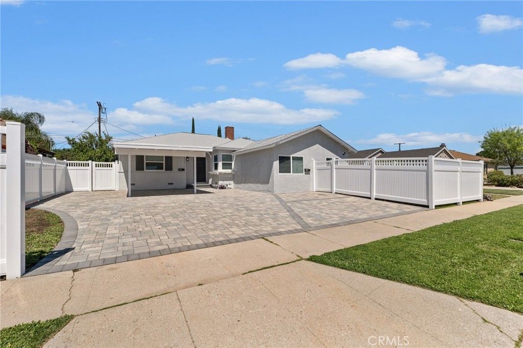 19815 Bassett Street, Winnetka