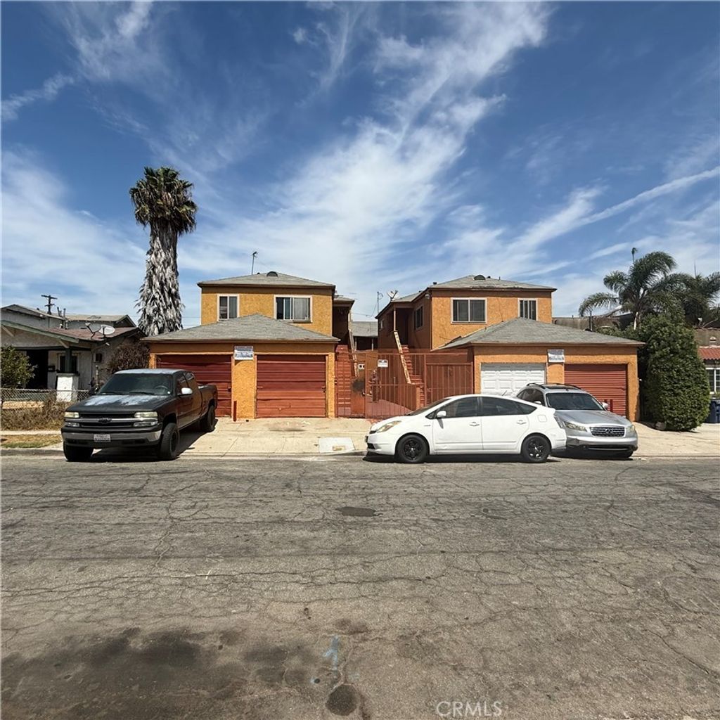 1453 101 St. W Century Street, Los Angeles