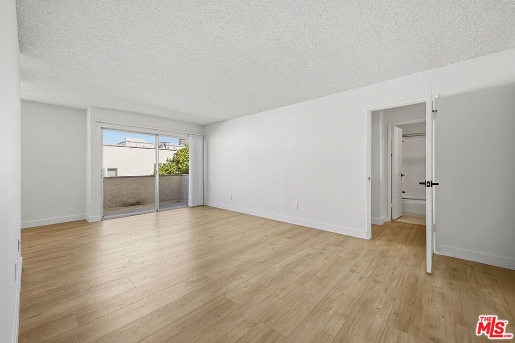1352 S Carmelina Avenue # 212, Los Angeles