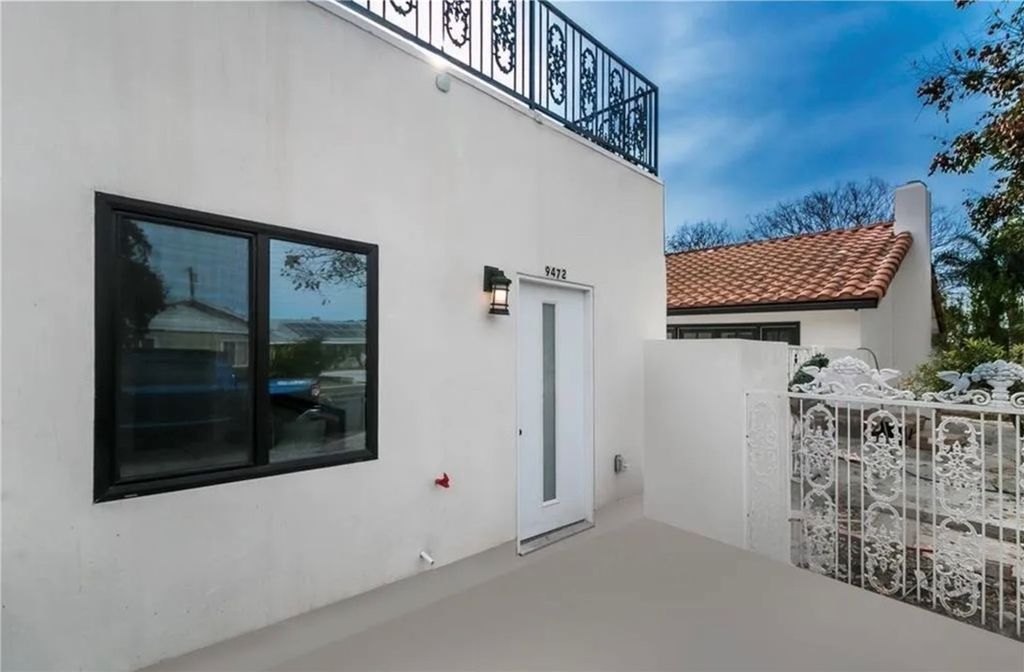 9574 Geyser Avenue, Northridge