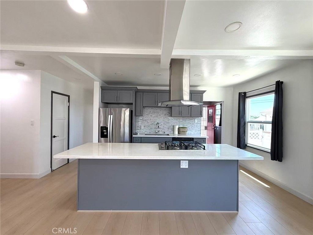 2132 Divine, Monterey Park