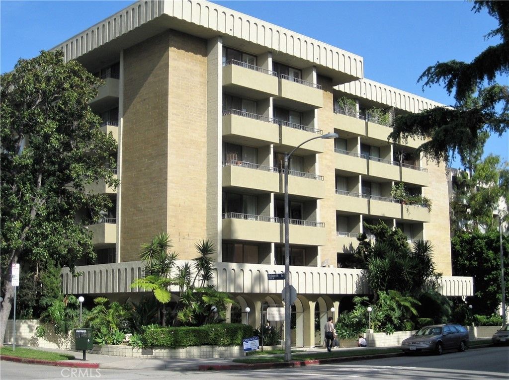 1300 Midvale Avenue # 211, Los Angeles