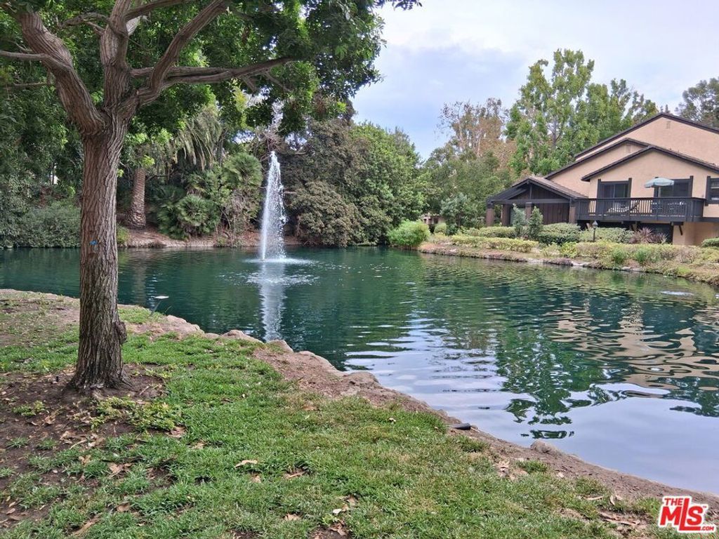 5321 Raintree Circle, Culver City