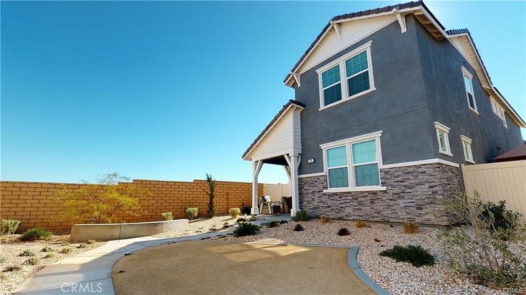 235 Black Walnut, Palmdale