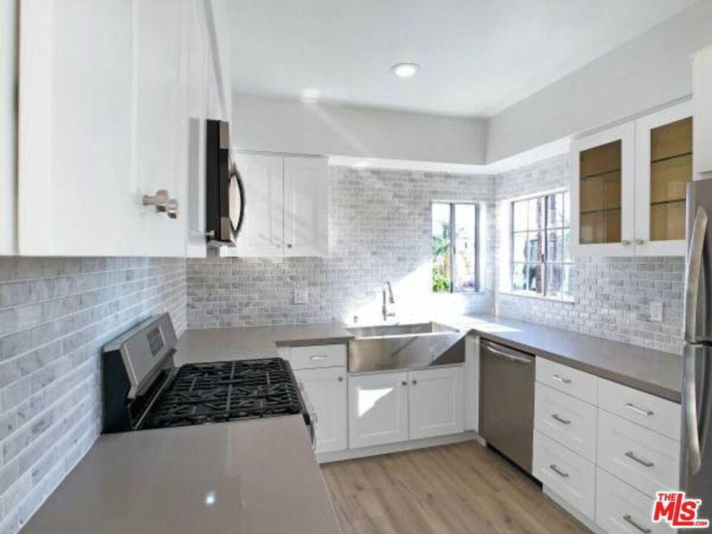4407 Ambrose Avenue # 105, Los Angeles