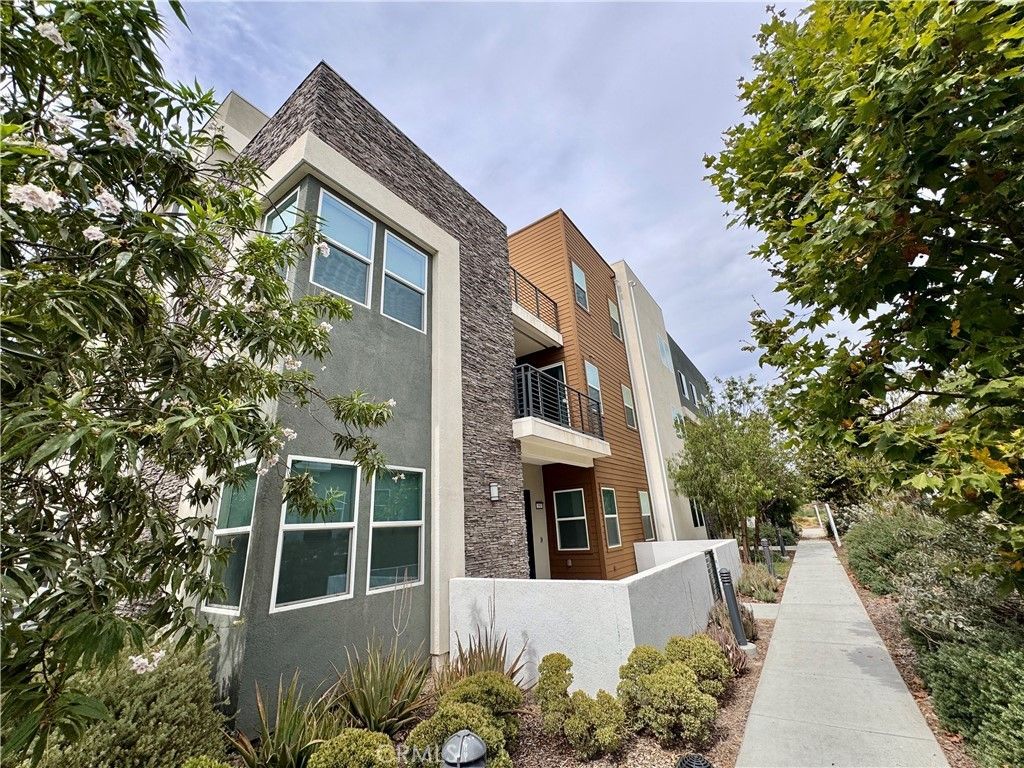 147 Sash, Irvine
