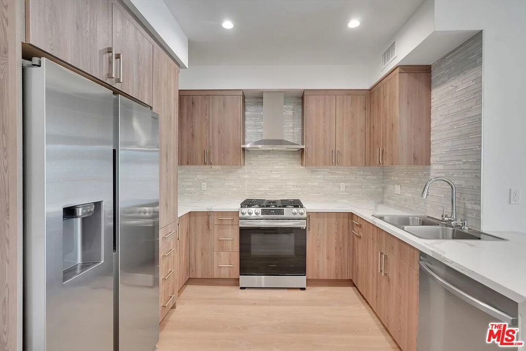 14419 Riverside Drive # 306a, Sherman Oaks