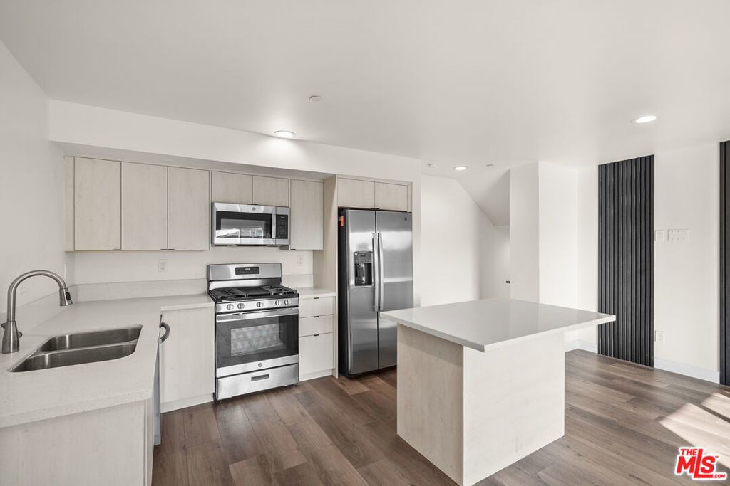 2527 Hauser Boulevard # A, Los Angeles