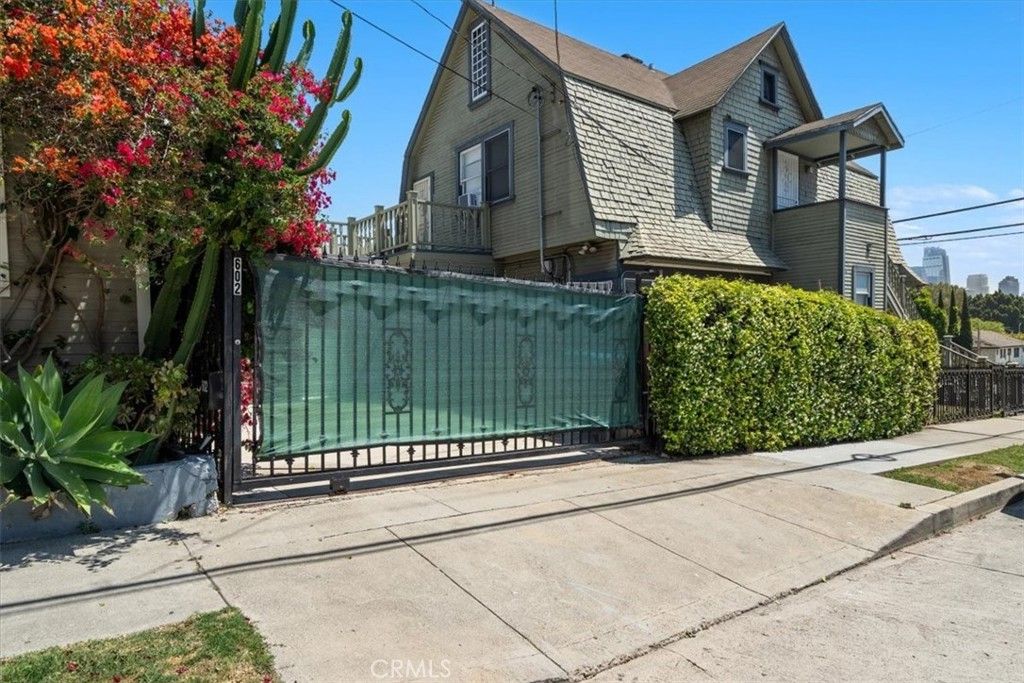 602 Douglas Street, Los Angeles