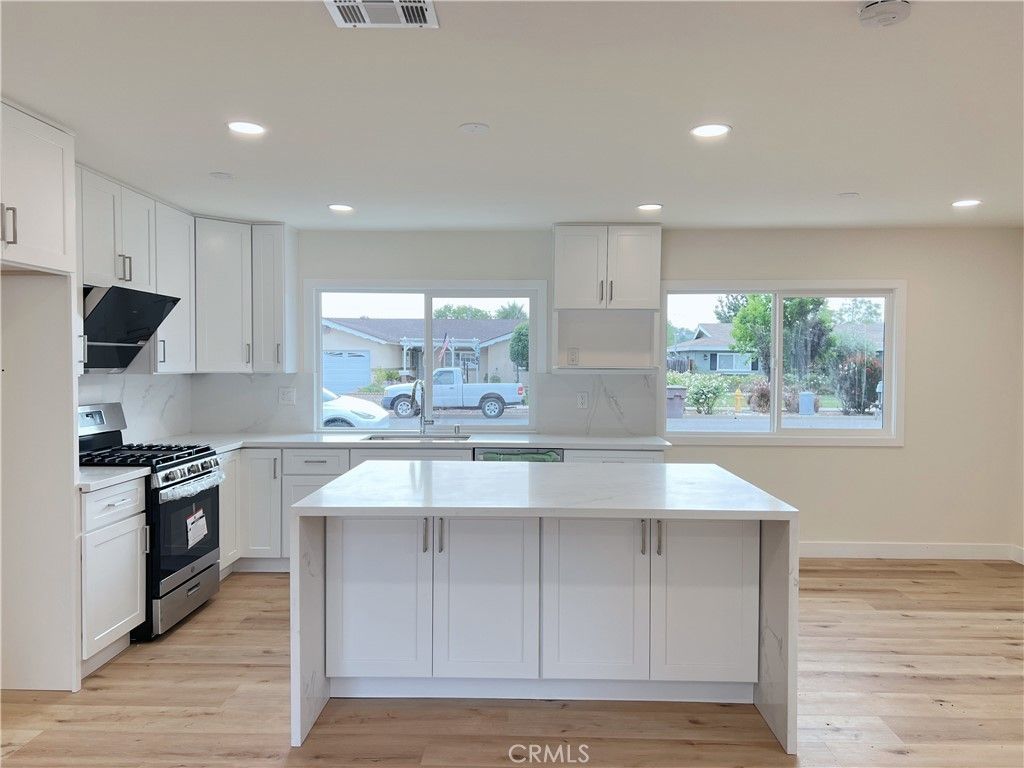 5261 Raintree St, Yorba Linda
