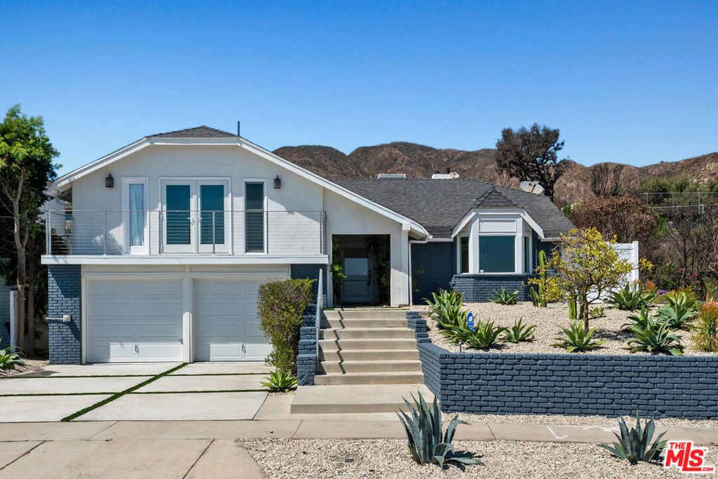 18133 Wakecrest Drive, Malibu