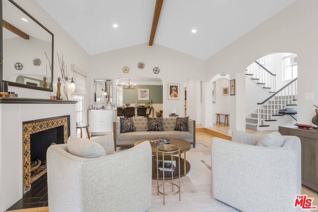 2330 Midvale Avenue, Los Angeles