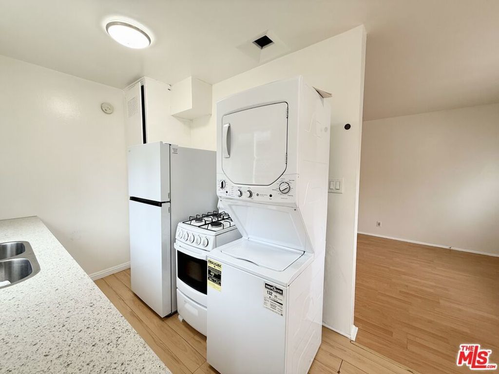 630 N Westbourne Drive # A, West Hollywood