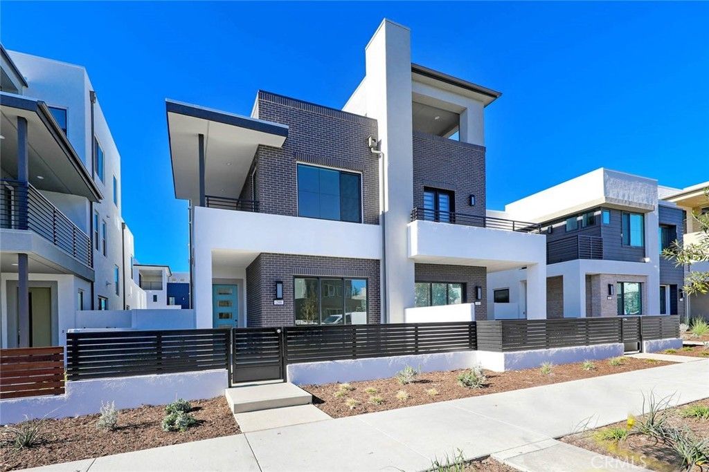 299 Novel, Irvine