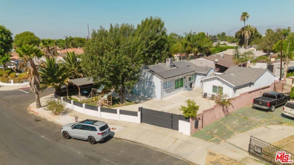 9620 Woodale Avenue, Arleta