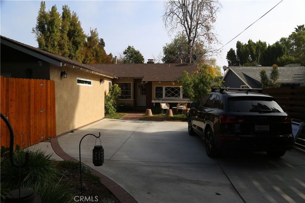 5724 Rhodes Avenue, Valley Village