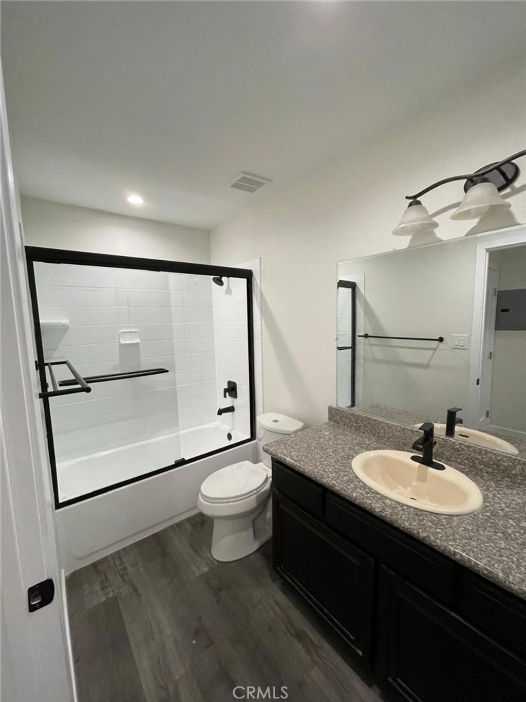 5743 Klump, Los Angeles