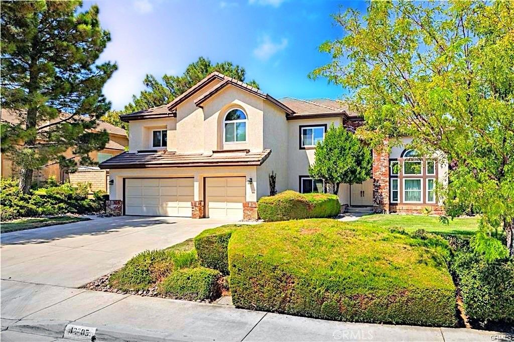 42205 Round Hill Drive, Lancaster