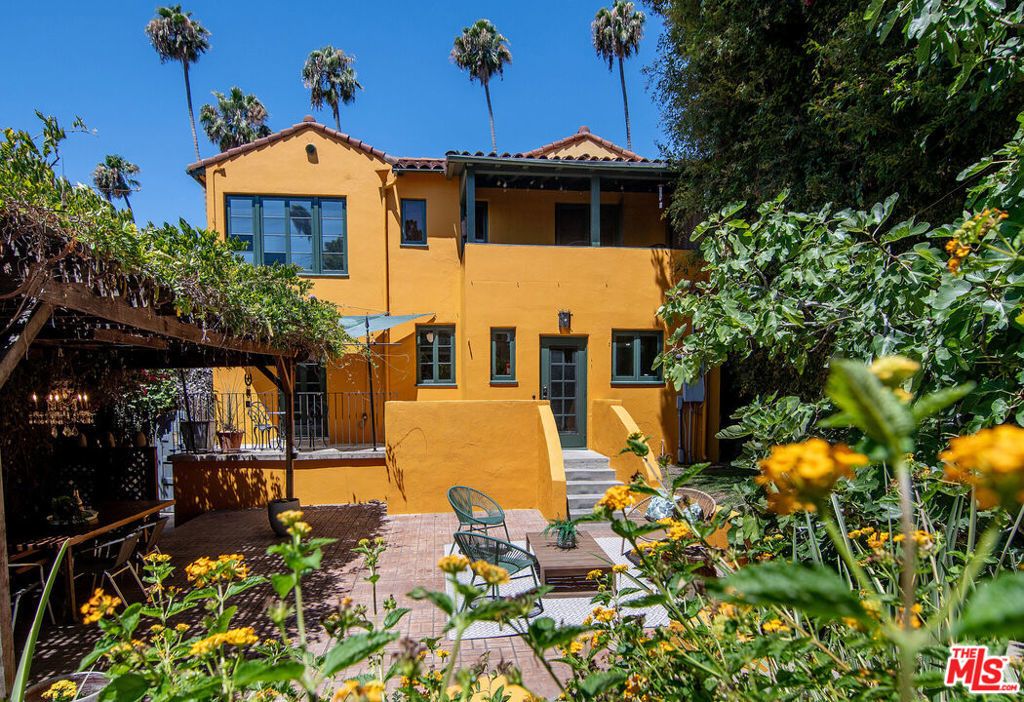 130 N Catalina Street, Los Angeles