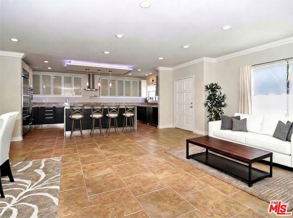 5354 Lindley Avenue # 301, Encino