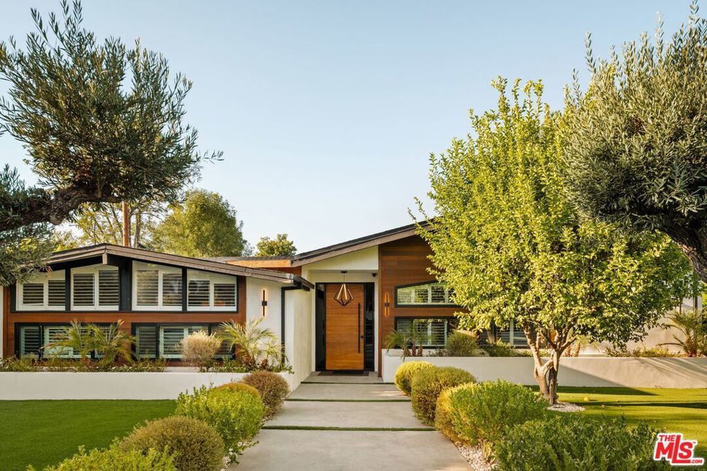 23283 Erwin Street, Los Angeles