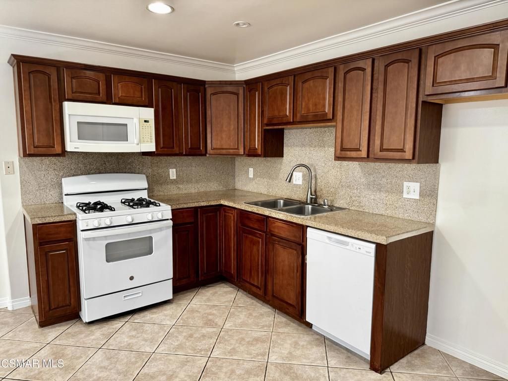 13525 Vanowen Street # 106, Van Nuys