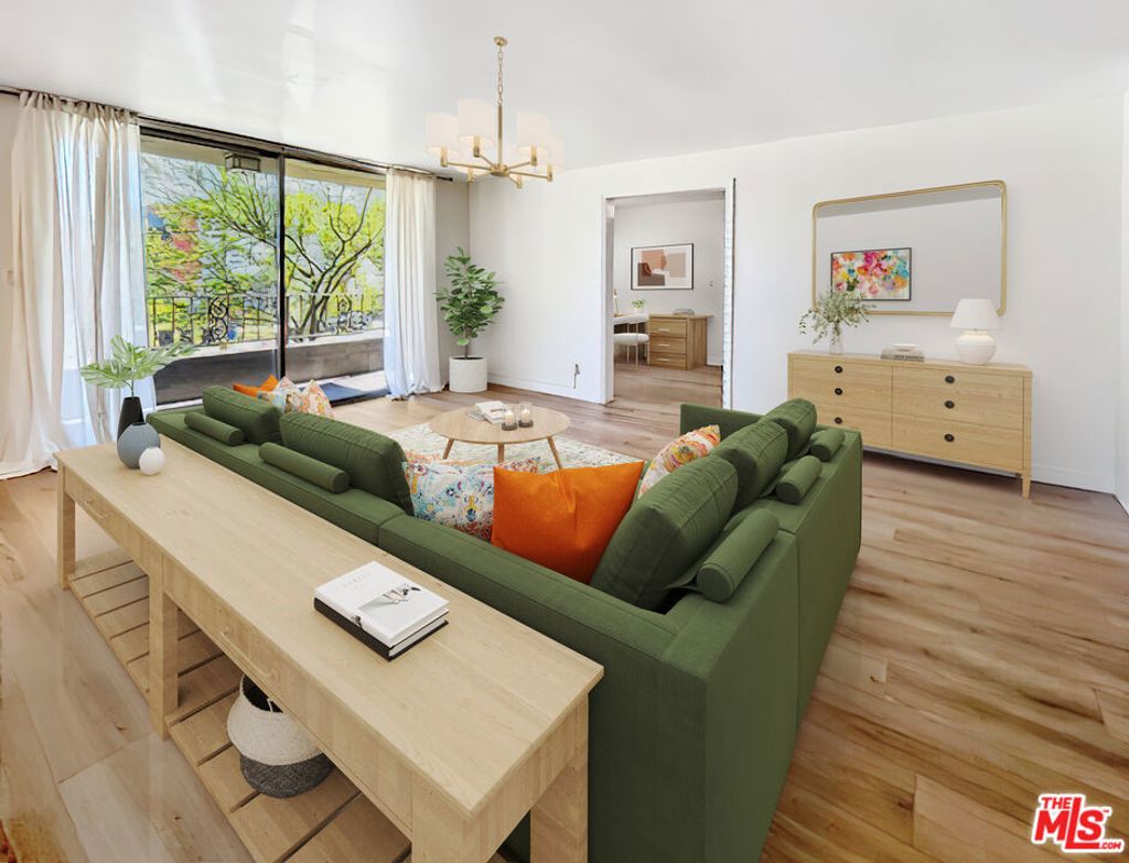 10707 Camarillo Street # 116, Toluca Lake