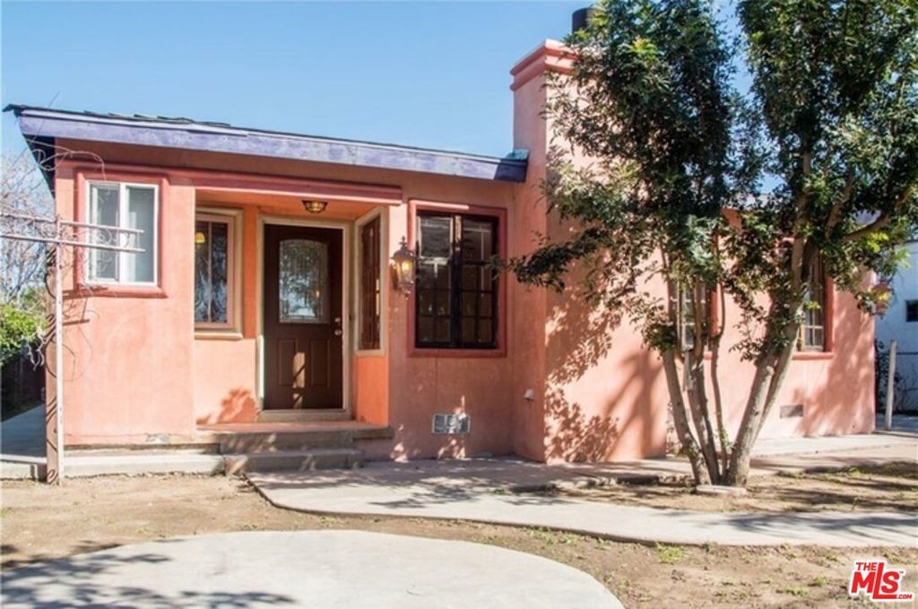 15819 Leadwell Street, Van Nuys