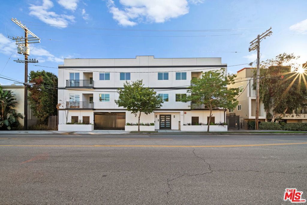 13846 Moorpark Street # 201, Sherman Oaks