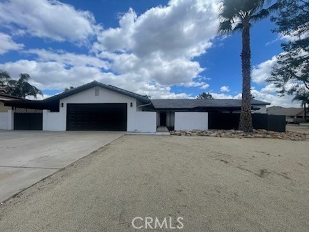 30230 Swan Point Drive, Canyon Lake