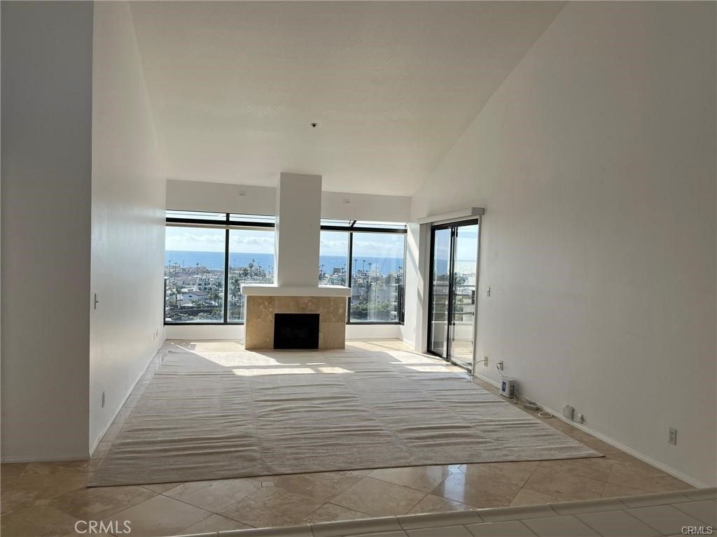 210 Lille Lane 310, Newport Beach