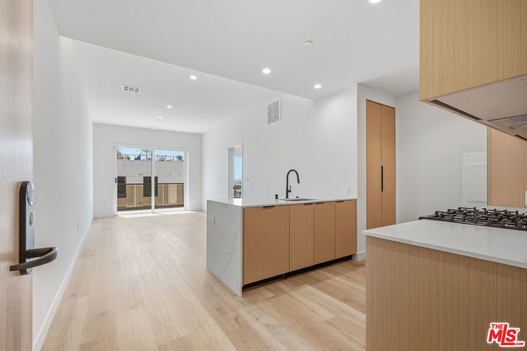 3555 Overland Avenue # 503, Los Angeles