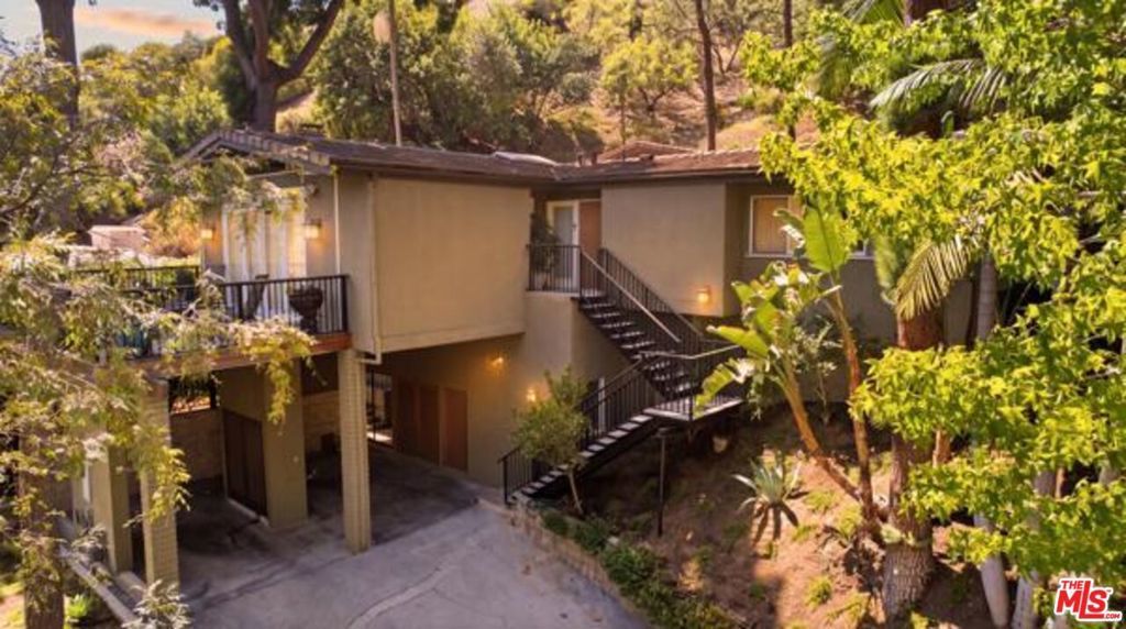 2065 Outpost Drive, Los Angeles