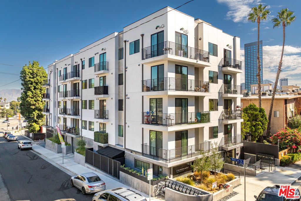 10867 Fruitland Drive # 502, Los Angeles