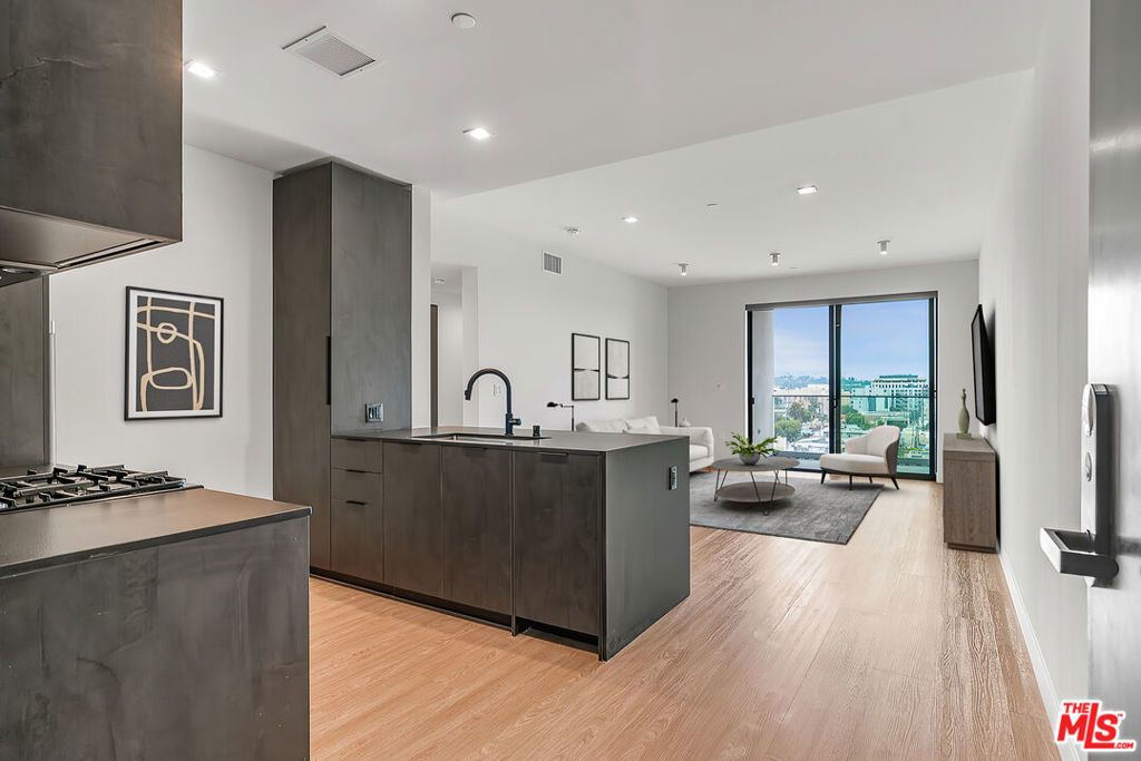 3688 Overland Avenue # 521, Los Angeles
