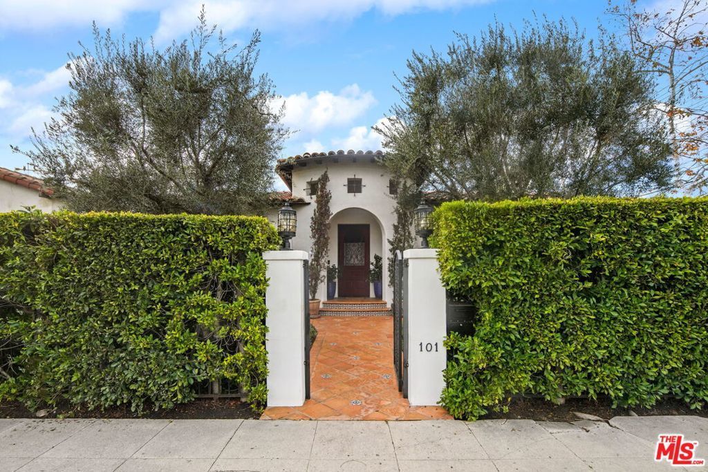 101 S Kilkea Drive, Los Angeles