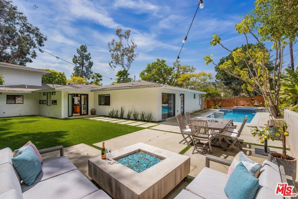 874 N Norman Place, Los Angeles