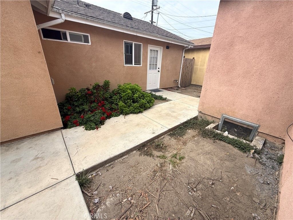 1334 W 65th Street, Los Angeles