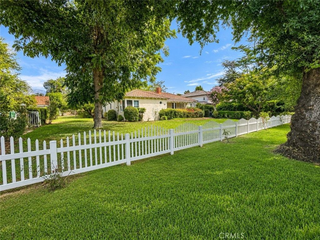 325 W Lemon, Arcadia