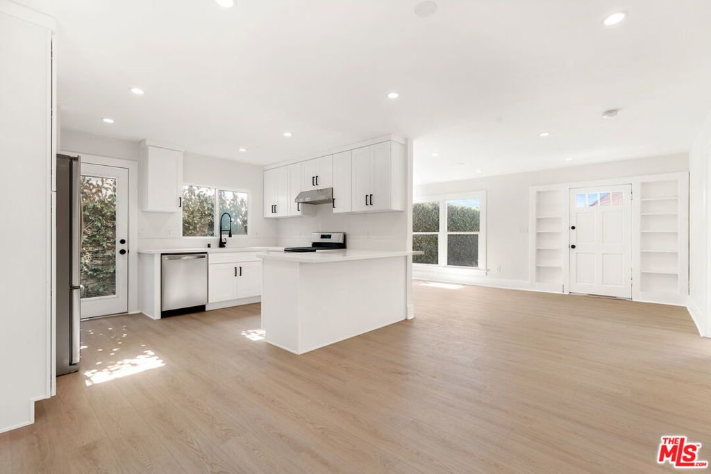 4245 Normal Avenue, Los Angeles