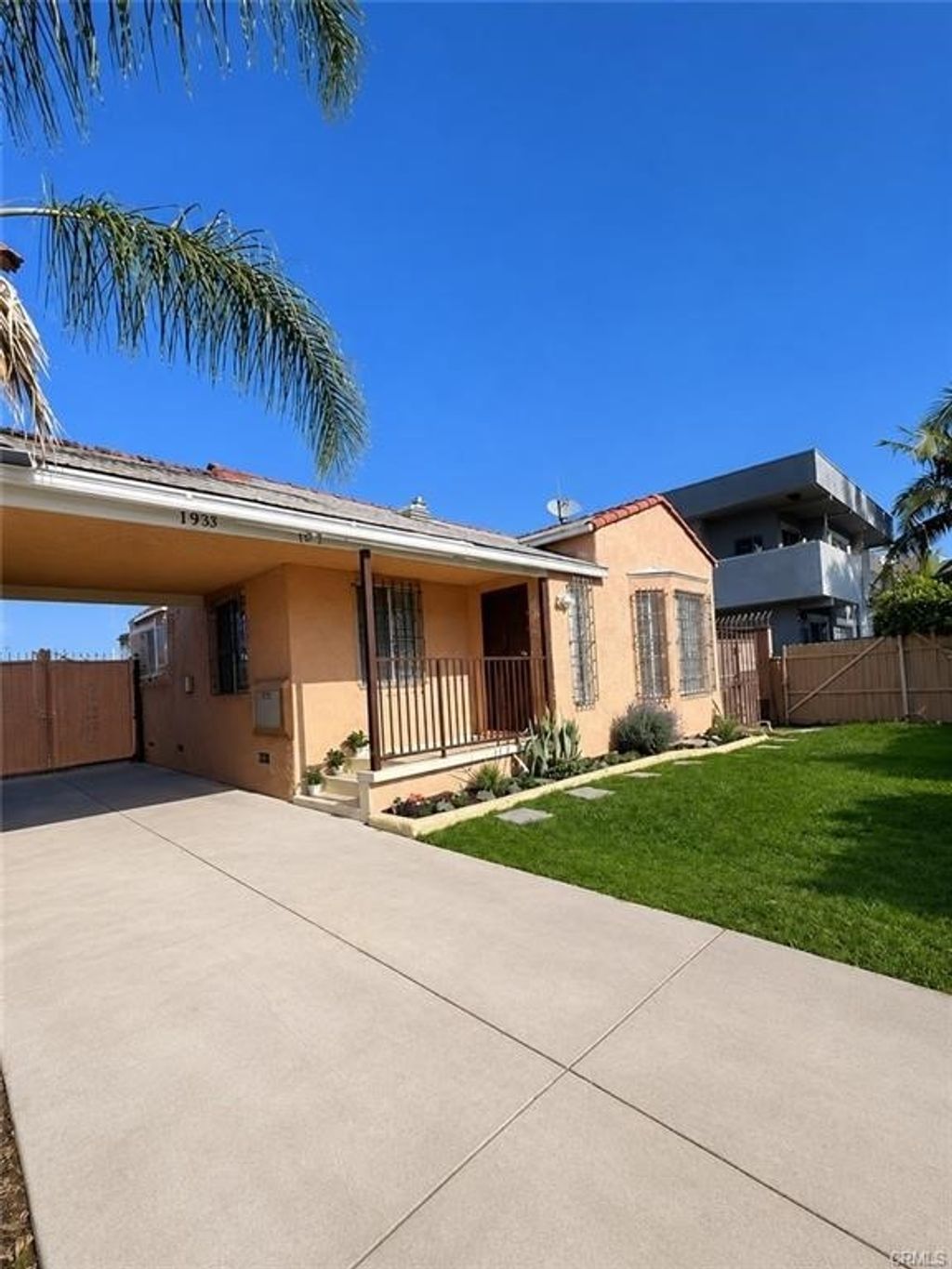 1933 S Corning, Los Angeles