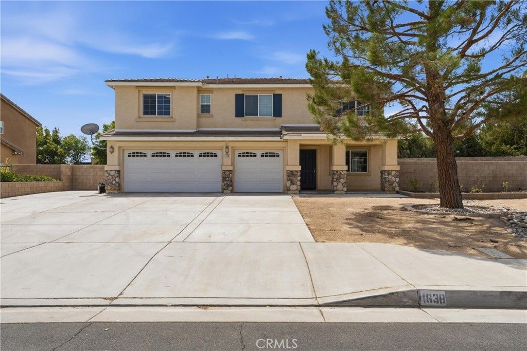 1638 E Miki Way, Lancaster