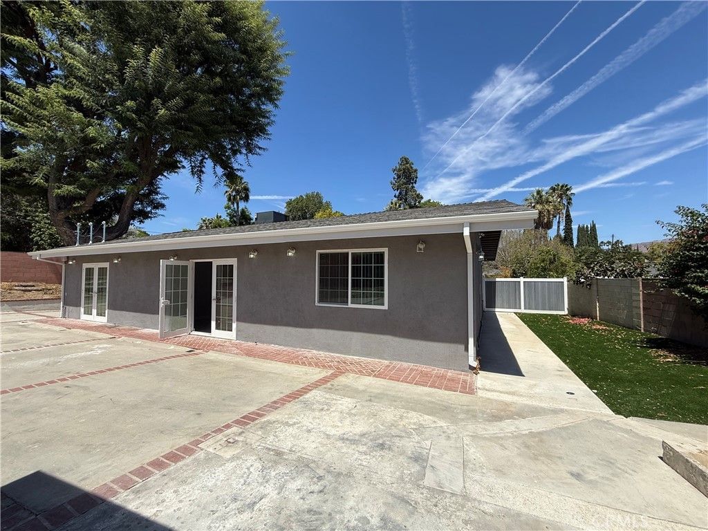 17112 Ceredo, Granada Hills