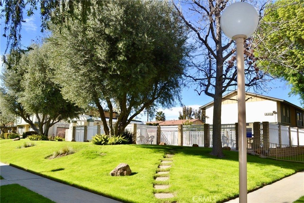 18911 Kittridge # 60, Reseda