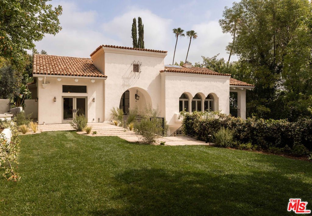 17647 Belinda Street, Encino